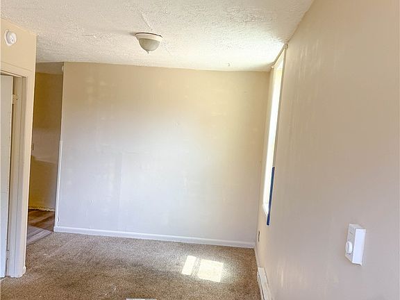 5th image of 308 Reynolds St #2