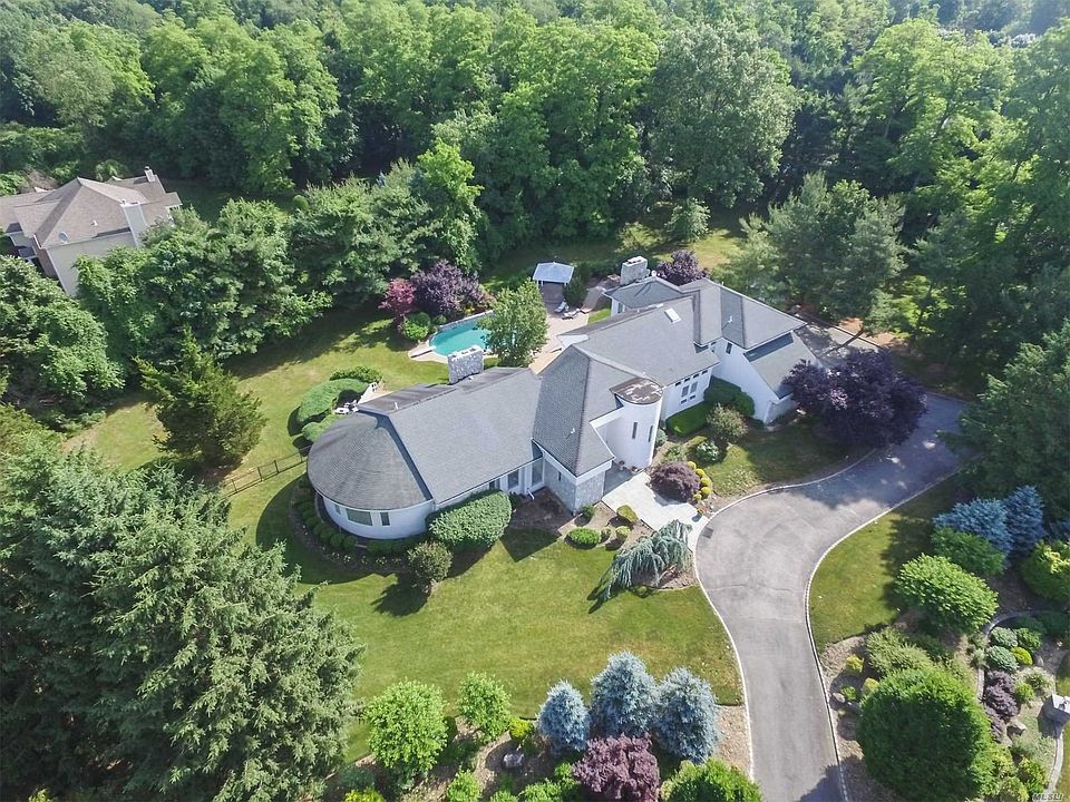 1st image of 15 Wildwood Dr