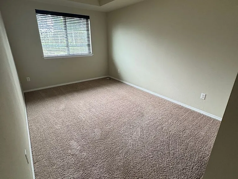 412 NE Miramar Cir — Photo 19
