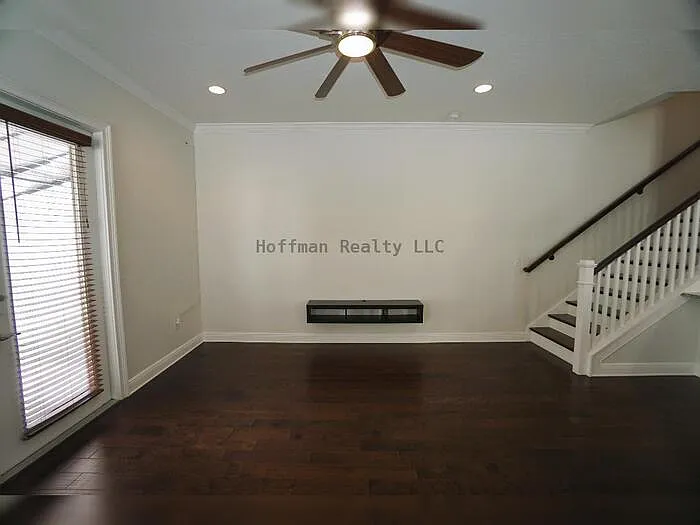 4250 W Carmen St — Photo 4