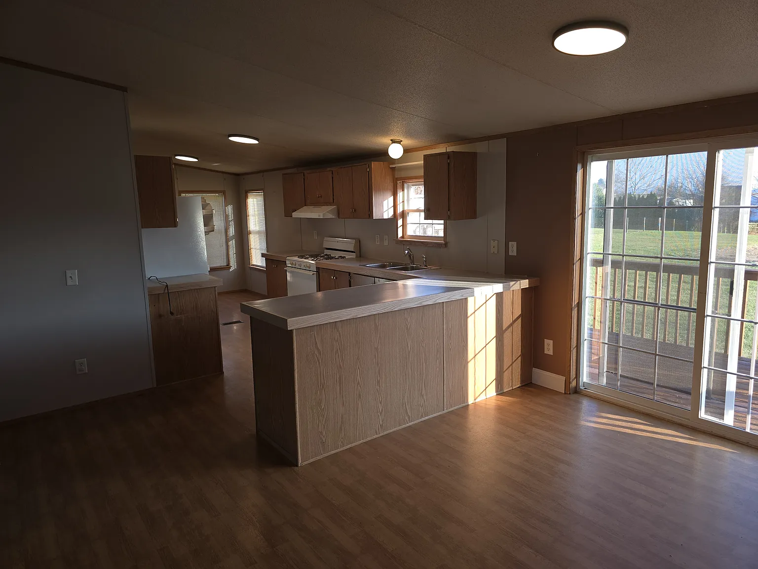 3 bed, 1404 sqft, $1,750 — Photo 3