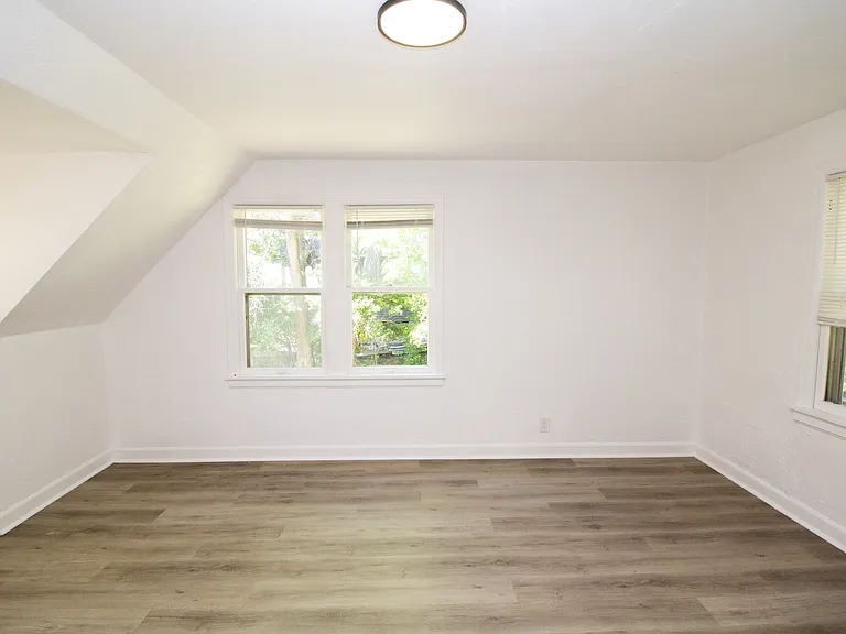 4443 Indiana Ave — Photo 6