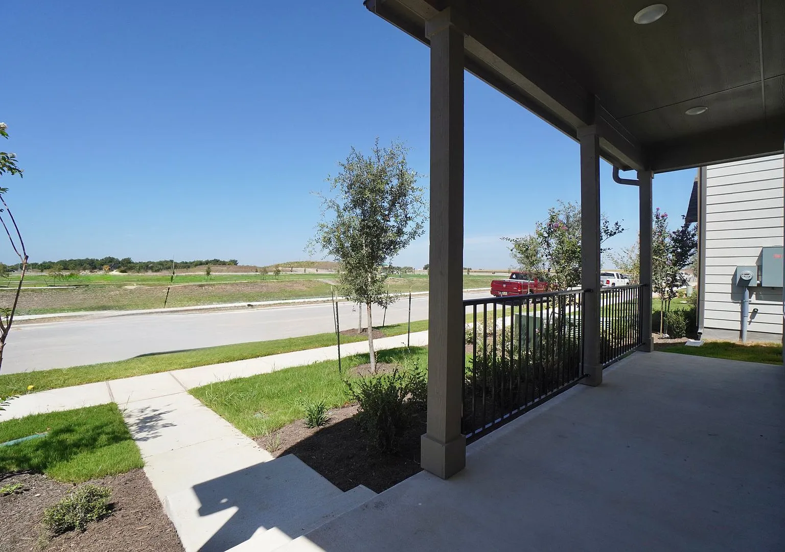 3 Bed | 2.5 Bath Home in Taylor, TX with 2-Car Garage — Photo 4