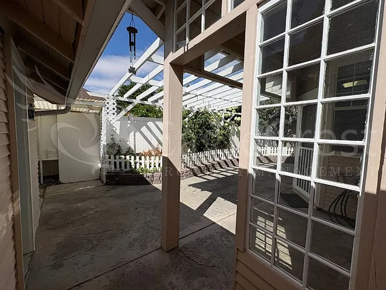 515 Newell St — Photo 6