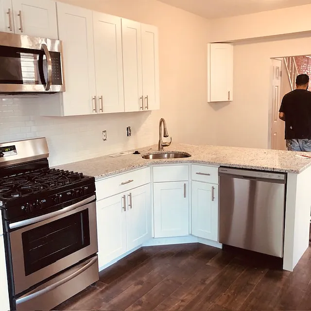 3 bed, 1.5 bath, 1302 sqft, $2,300 — Photo 3