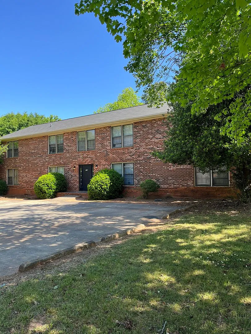 2BR/ 2Bath on Eastside! Available end of July 2026 — Photo 1
