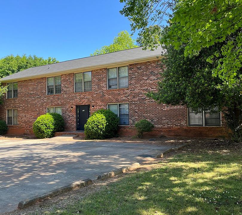 1st image of 139 Barrington Pl APT 3