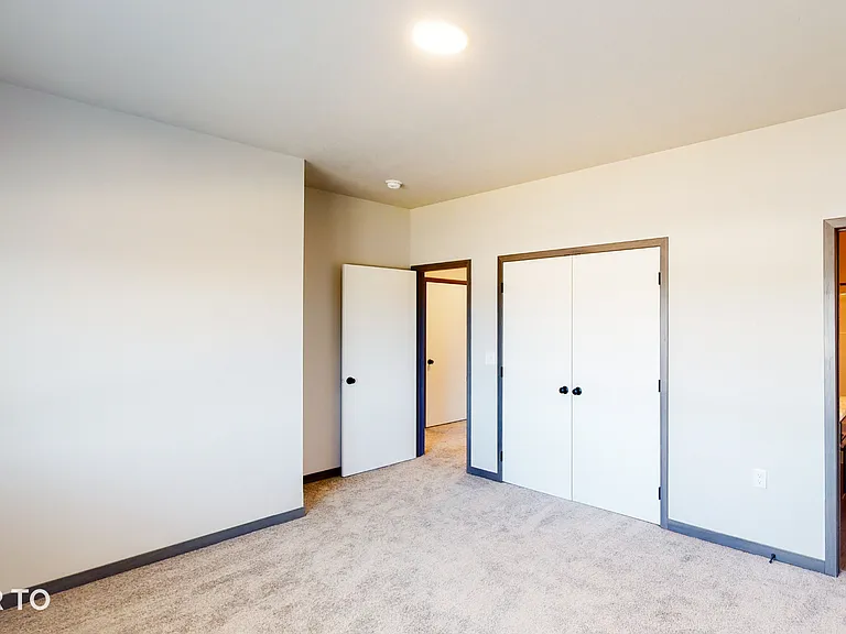 5800 Sunnybrook Plz — Photo 98