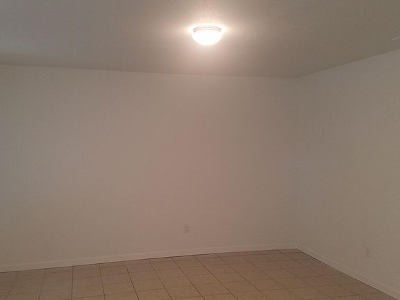 3rd image of 678 Meadow Dr