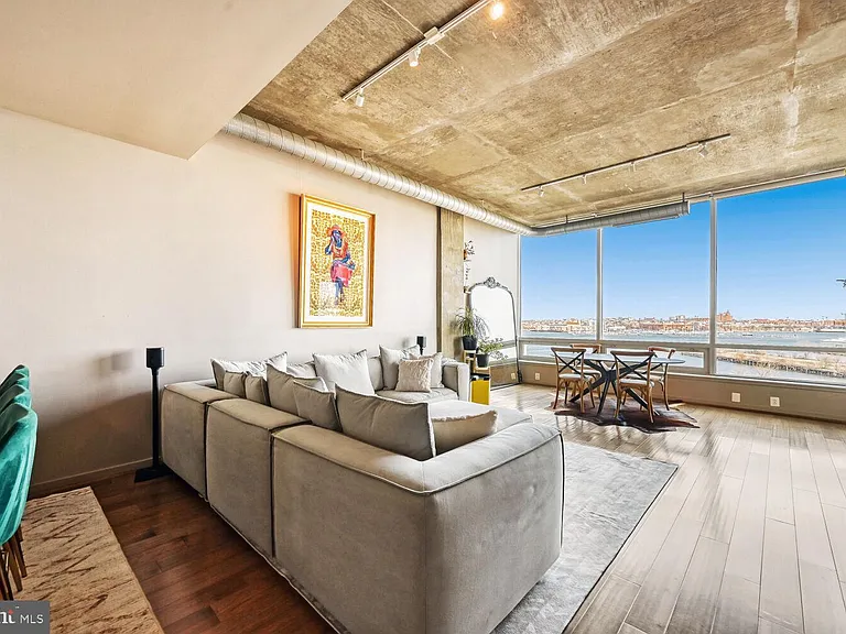 1200 Steuart St #713 — Photo 3