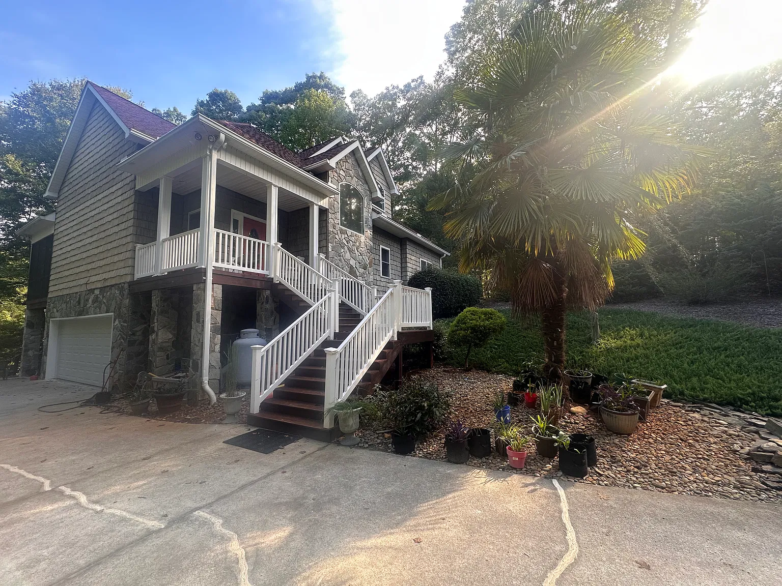 6 bed, 3300 sqft, $3,800 — Photo 1