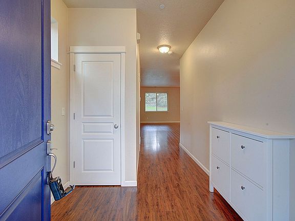 4th image of 3019 NE 74th St