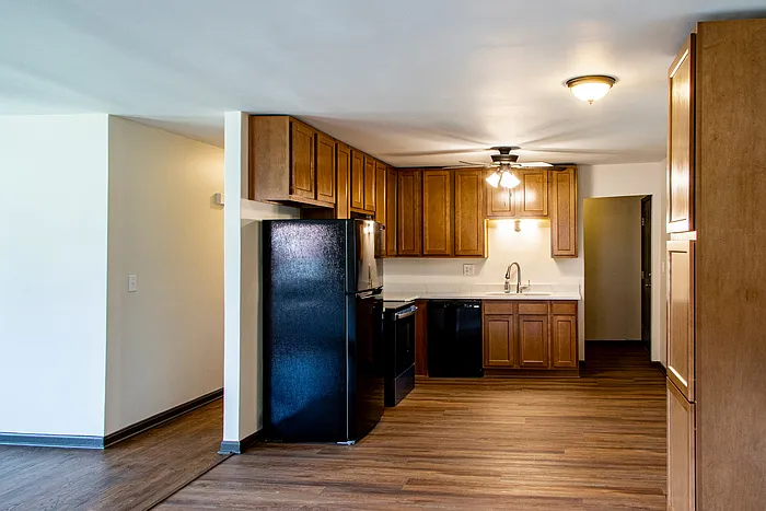 4 bed, 1458 sqft, $1,895 — Photo 3