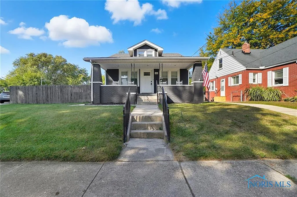 304 Mayberry St photo 1