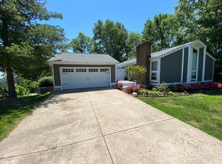 202 Magnolia Ct, Sterling, VA 20164