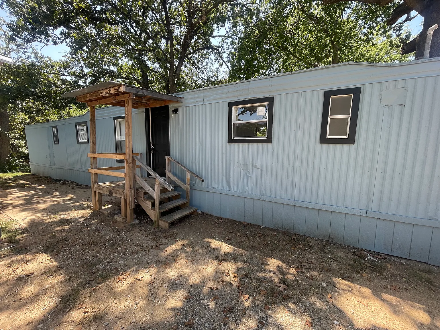 3 bed, 756 sqft, $1,000 — Photo 1