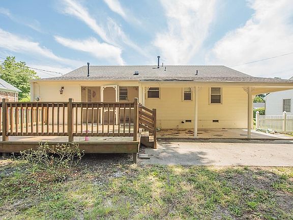 4th image of 2228 Fort Rice St