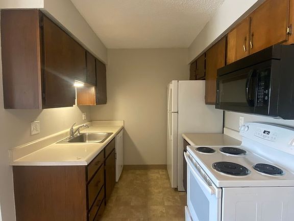 5th image of 411 W 1st St #204