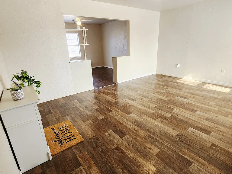1607 NW Smith Ave — Photo 5