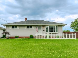 7224 Meadow Ln, Parma, OH 44134