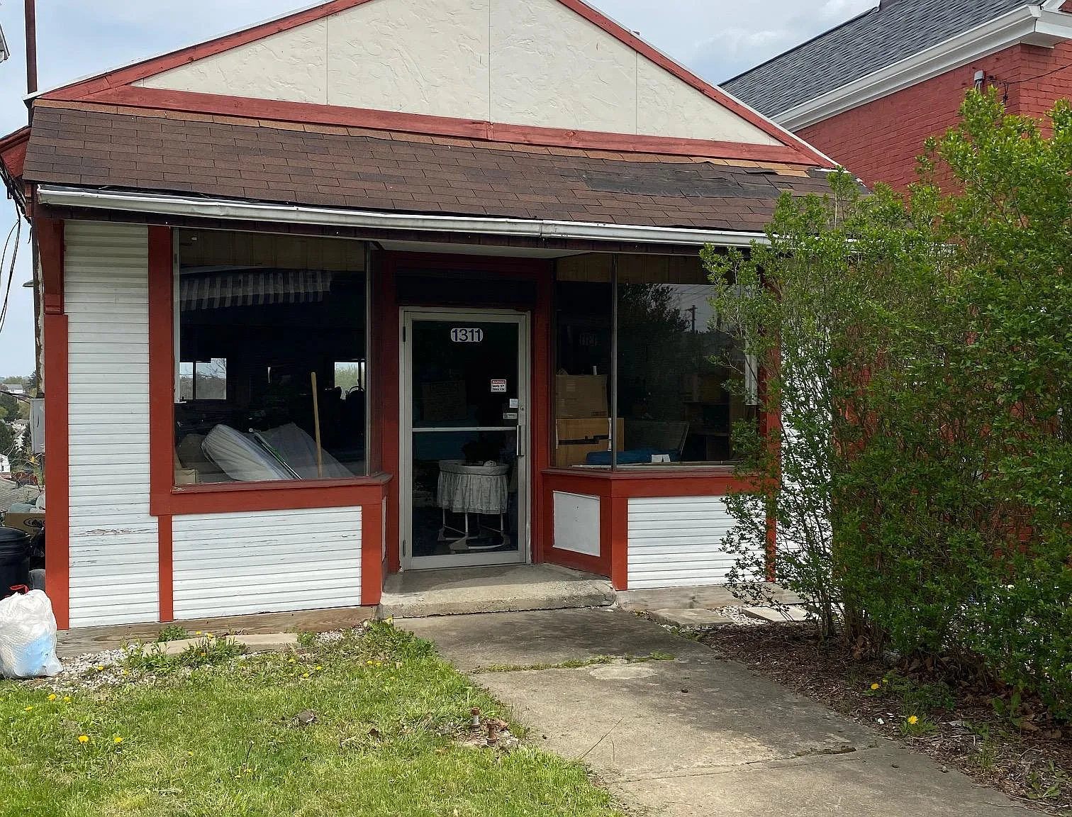 1313 Grandview Ave — Photo 3