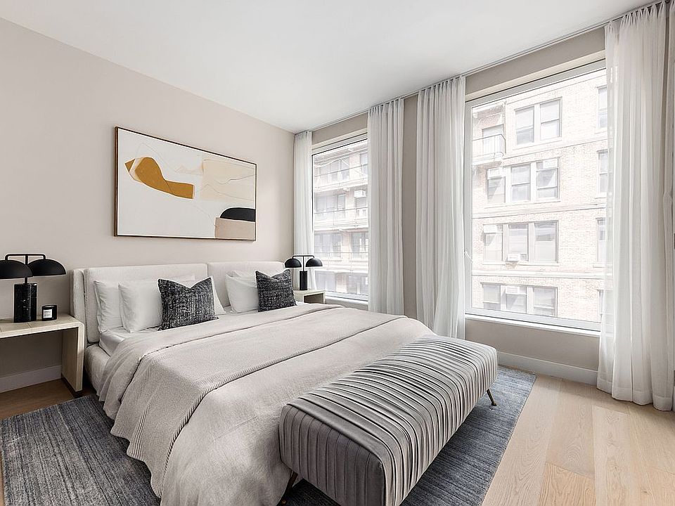 1st image of 215 W 28th St APT 15B