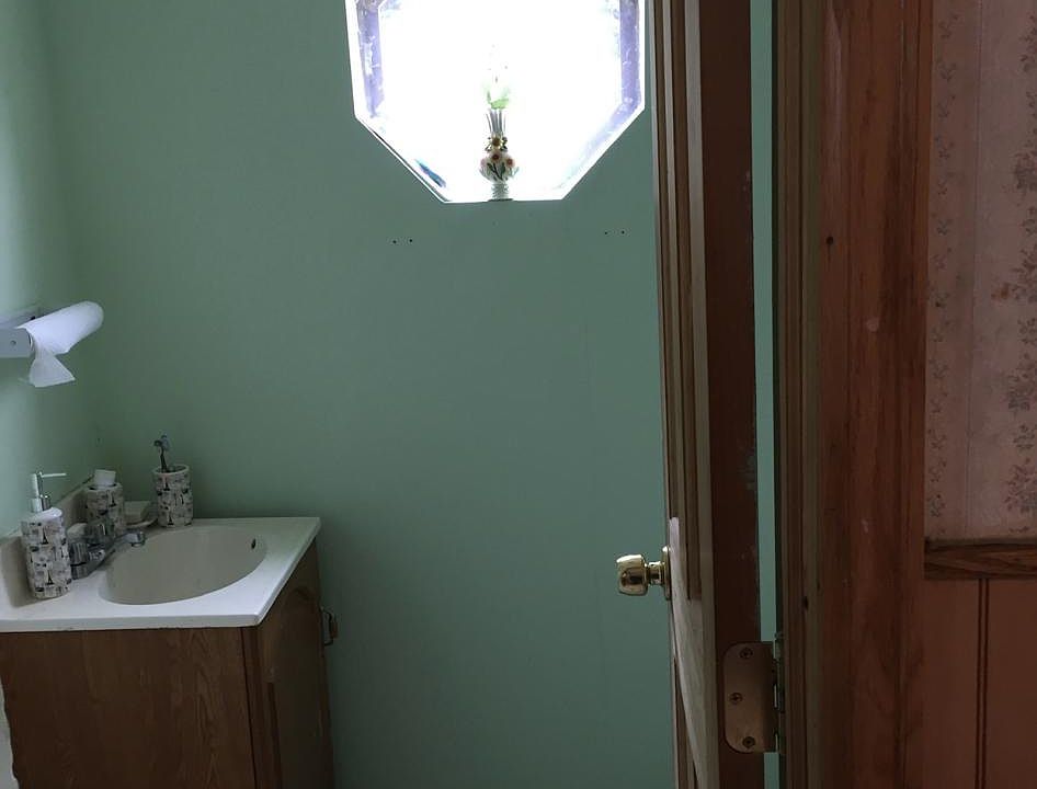 Bathroom downstairs near kitchen