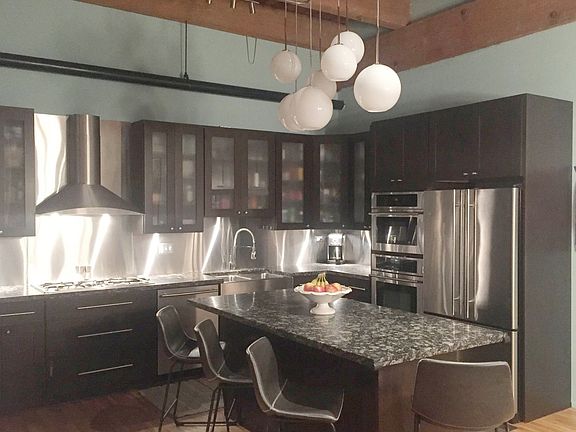 3rd image of 1246 W Fullerton Ave #1P