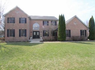 2001 Tunbridge Ct, Algonquin, IL 60102