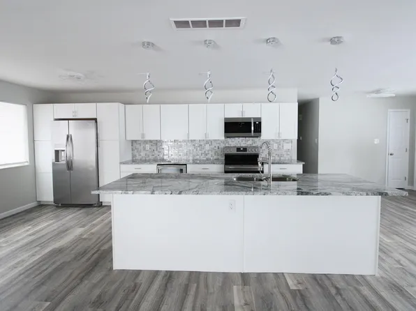 1927 Hickory Ridge Dr, Dayton, OH 45432