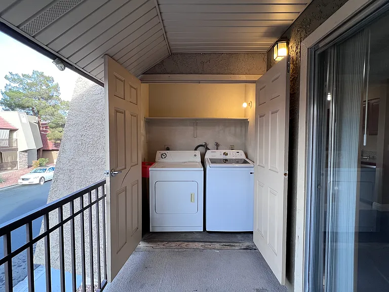 5281 River Glen Dr — Photo 17