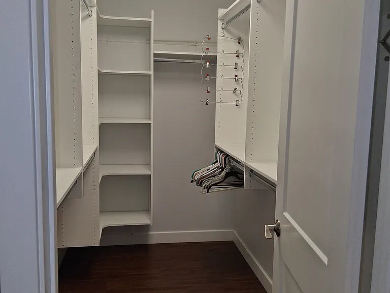 Master Suite Walk In Closet