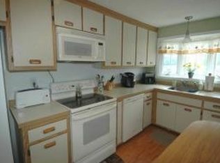 921 Fox Hollow Dr, Hudson, NH 03051