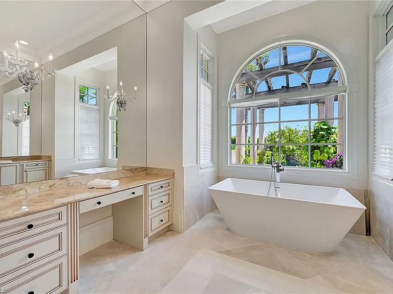 2052 Isla Vista Ln — Photo 22
