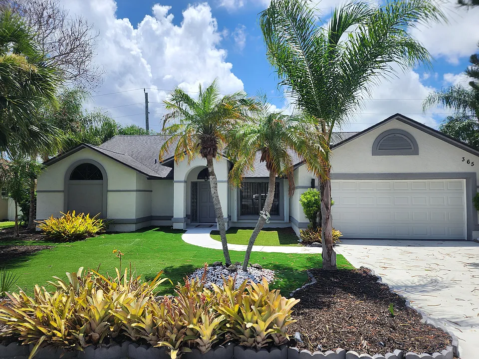 365 Island Oaks Pl
