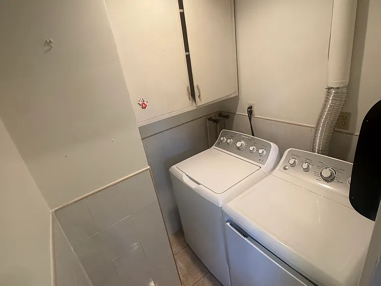 1240 Neill Ave — Photo 5