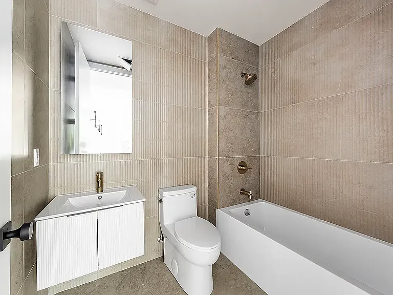 815 Willoughby Ave #3 — Photo 7