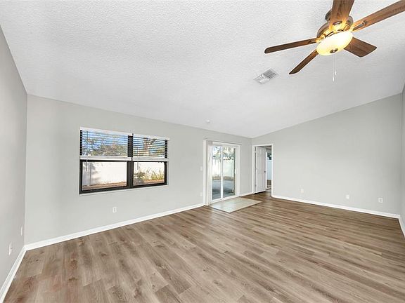 5th image of 224 Whisper Lake Rd