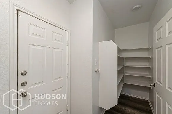1401 Silver Maple Ln — Photo 10