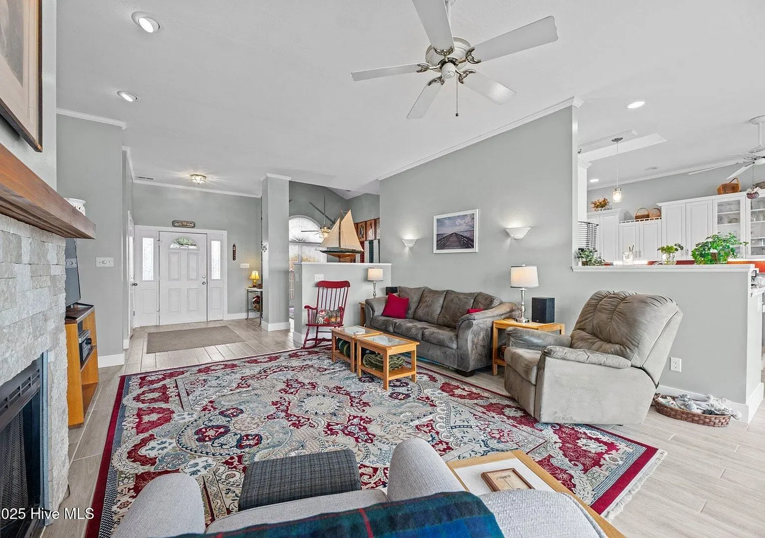 Waterfront Stunner! 3X3 in Gated Marina Community! — Photo 4