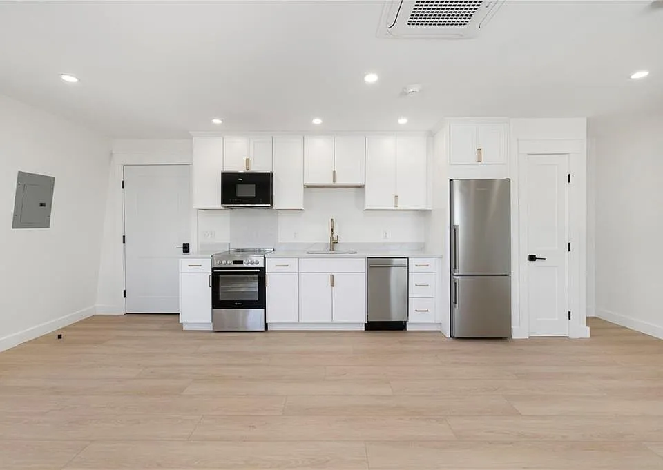 8 Melrose St #8