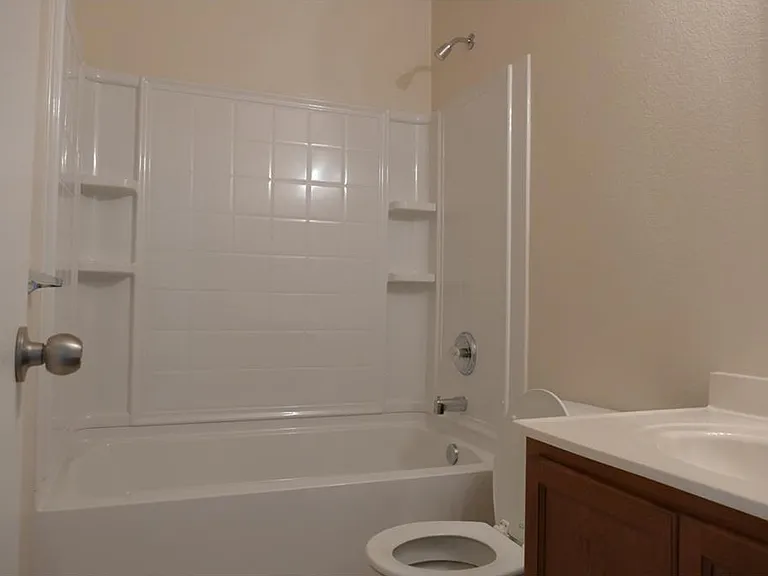 2814 Lake Vista Dr — Photo 6