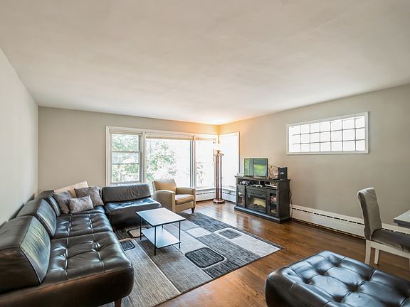 Large Sunny Living Rooms