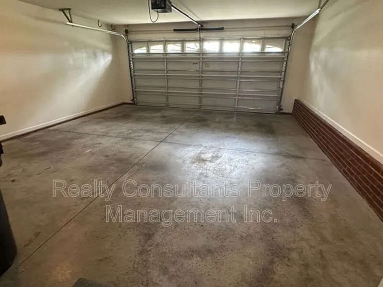 2152 Rosemont Dr — Photo 5