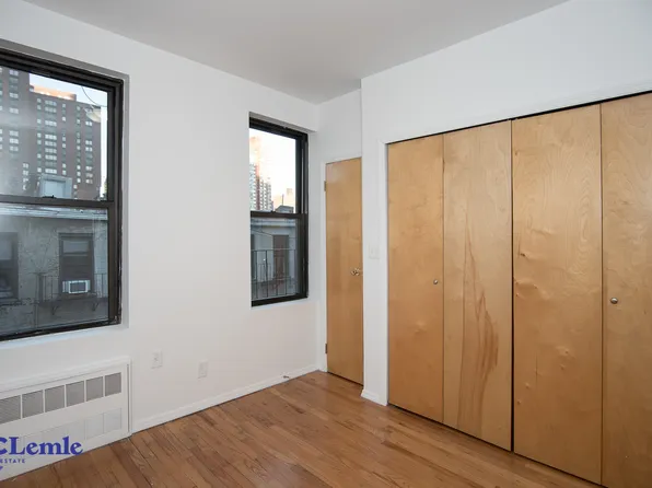 215 East 88th Street image 3 of 10
