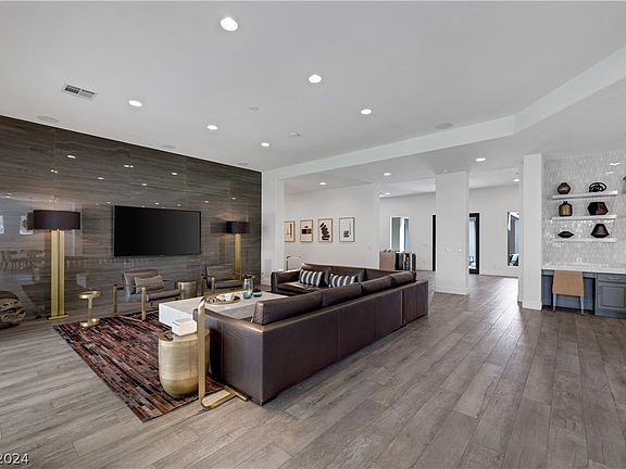 4th image of 76 Panorama Crest Ave