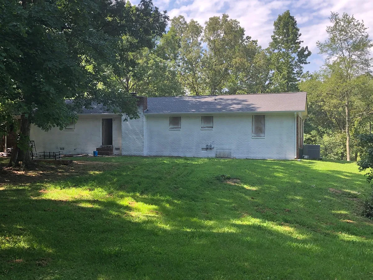 Building Photo - 1225 York Rd NE