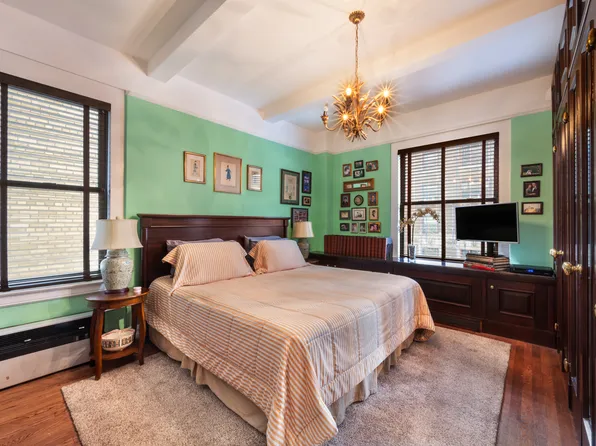 135 East 74th Street image 4 of 6