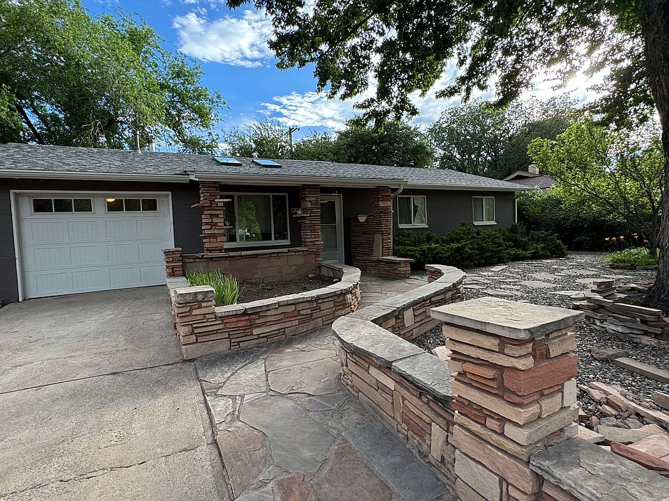 1st image of 3405 N Grandview Dr