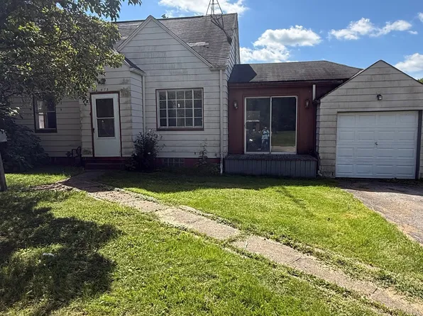 473 Robinson Rd, Campbell, OH 44405